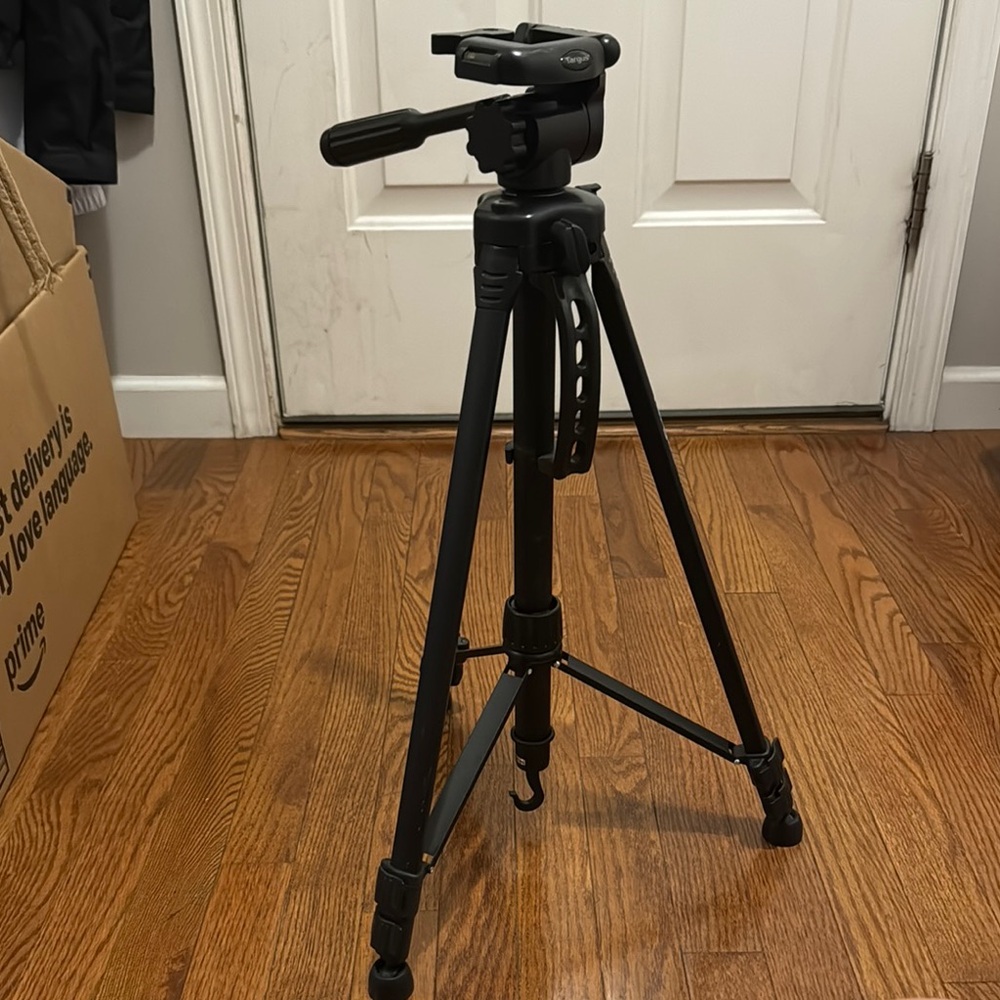 Targus Black Professional Tripod with Adjustable Legs